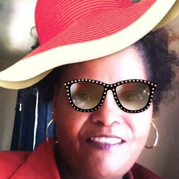 Meet your Posher, Bernice - Picture 1 of 1